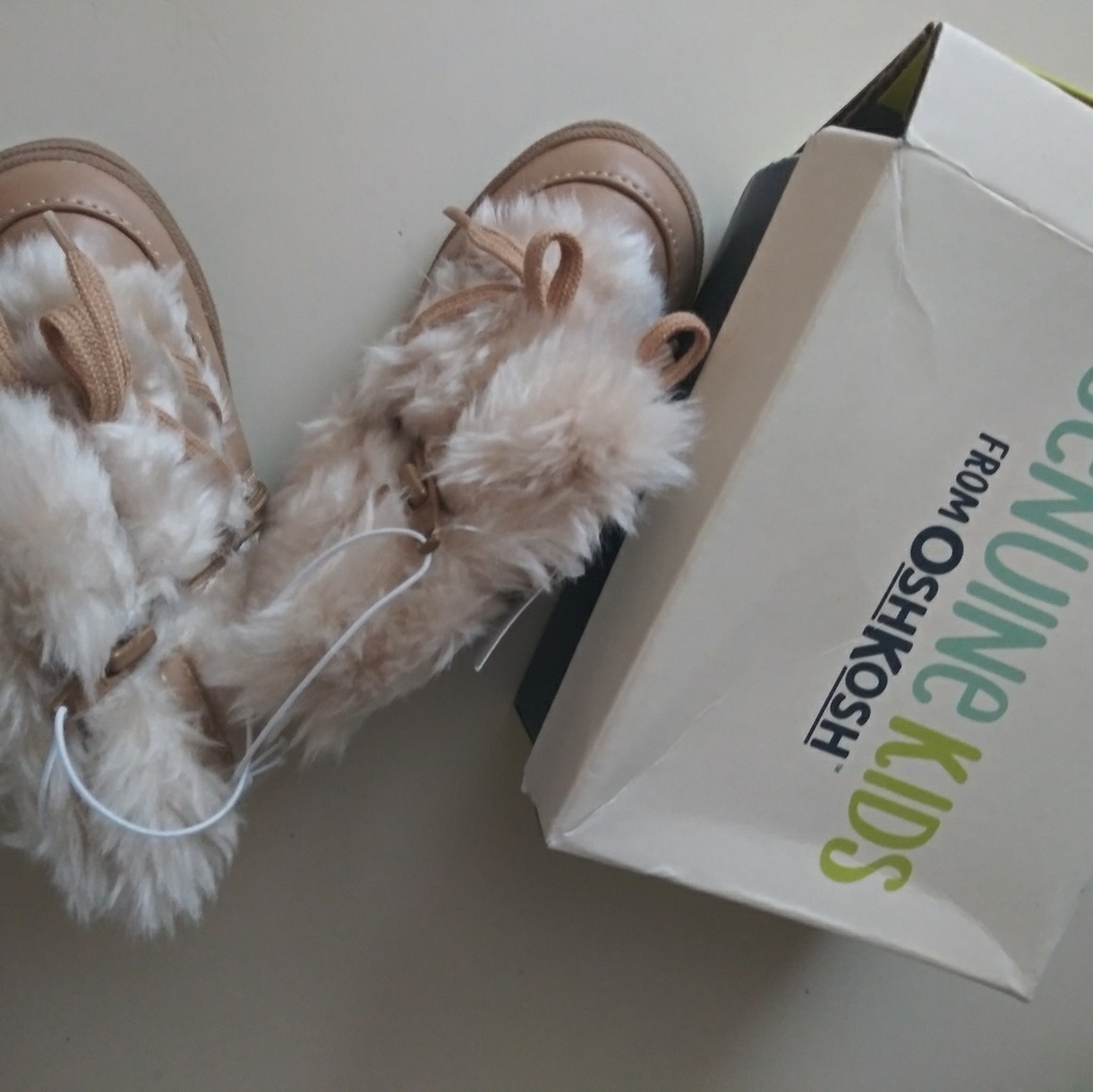 Nwt fur lined boots size 4c - Picture 4 of 4